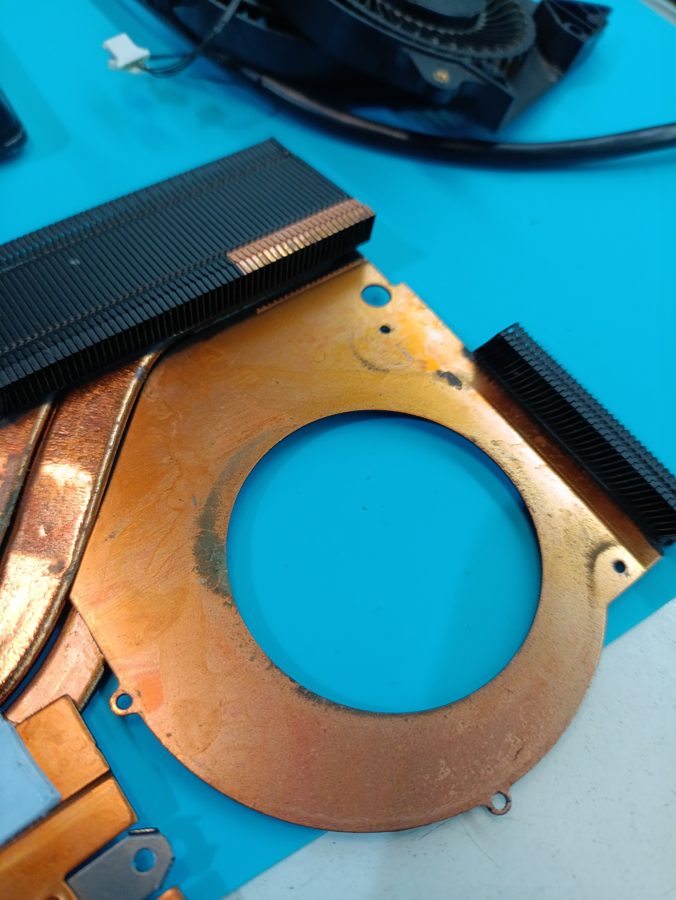 Dissipador limpo, pronto a montar